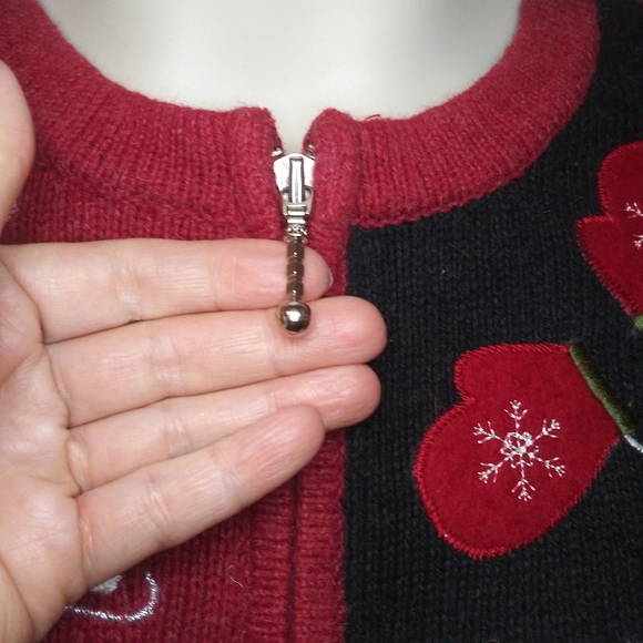 Croft & Barrow Patchwork Front Red, Black & Green Winter Themed Cardigan Sweater - Picture 4 of 9